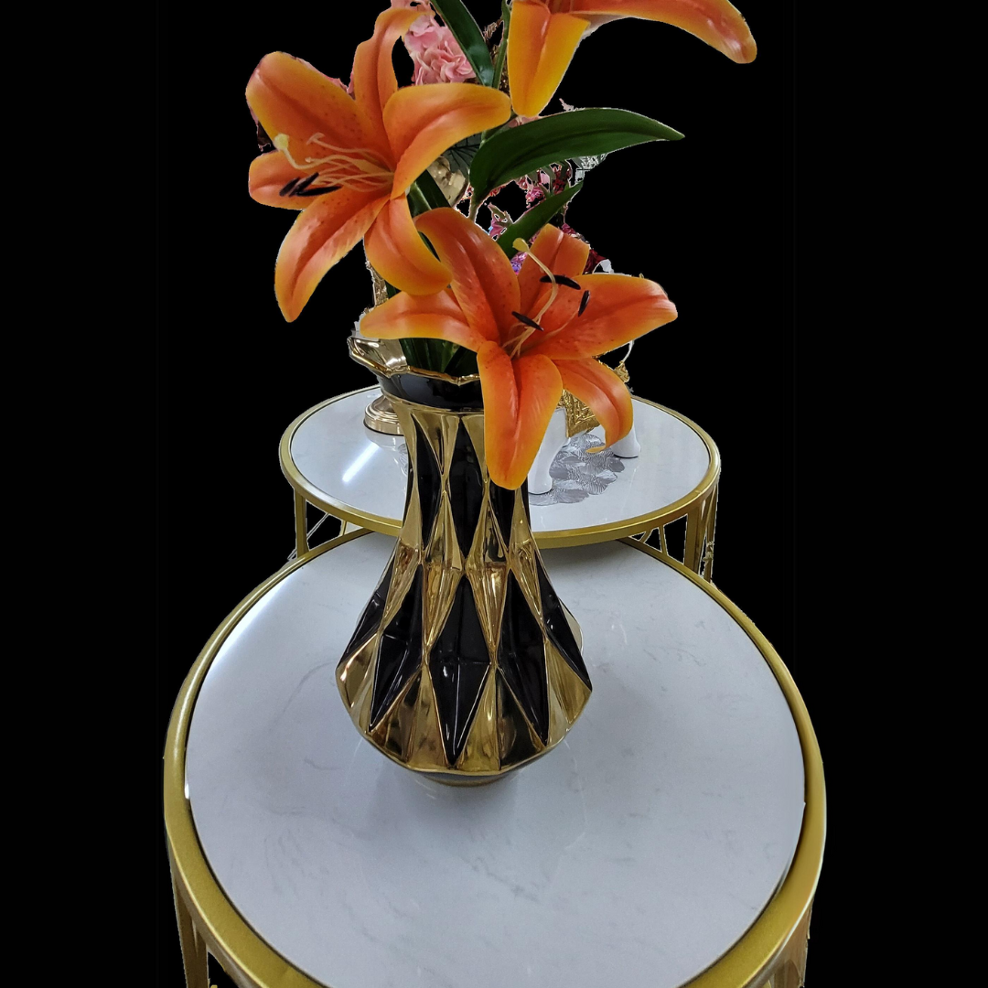 florero negro dorado boca floreada ref: 191202C 41 de alto x 19 de ancho cms